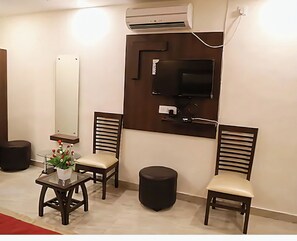 1 quarto, Wi-Fi de cortesia, roupa de cama