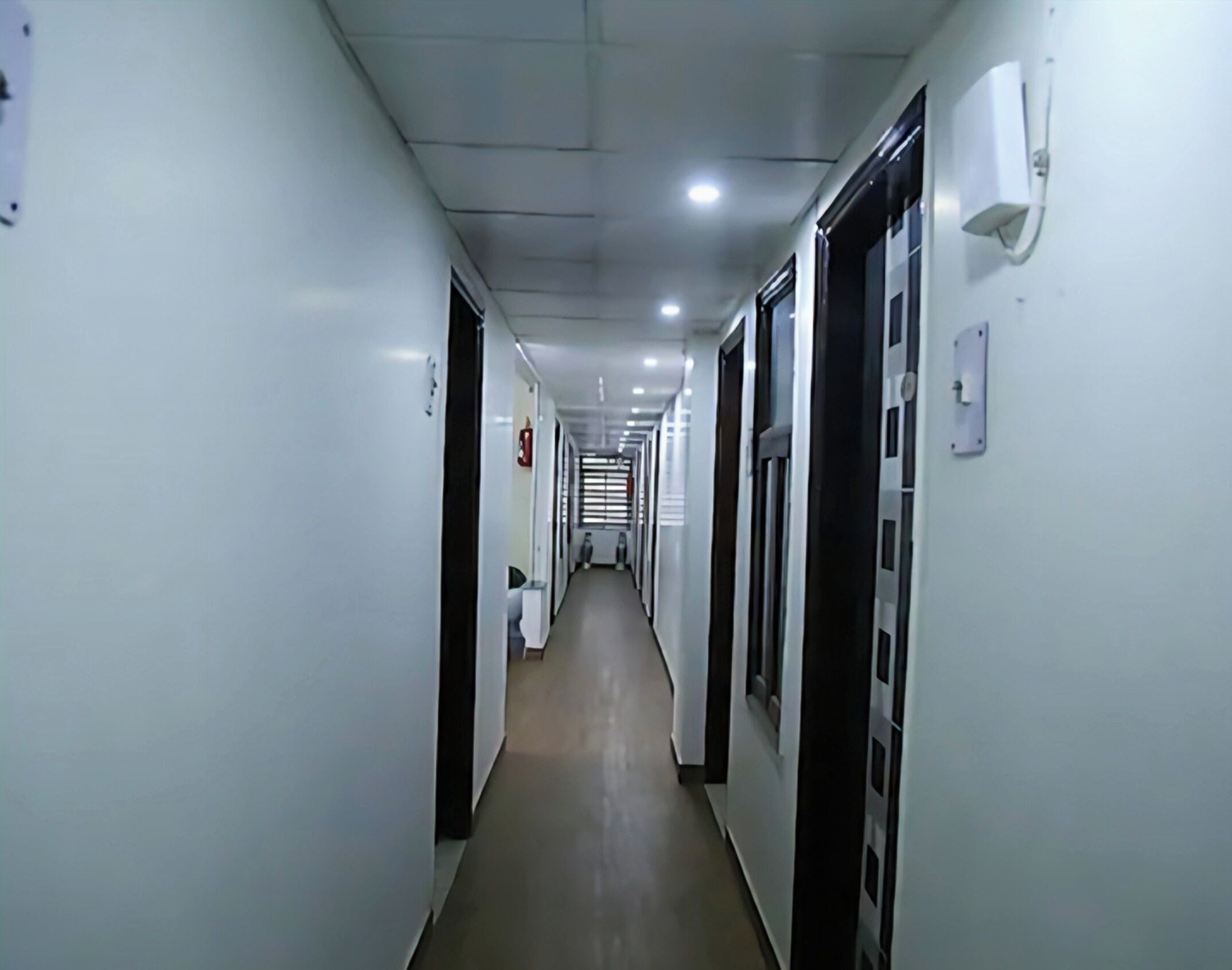 Classic Single Room | Bathroom | Shower, towels, soap, shampoo