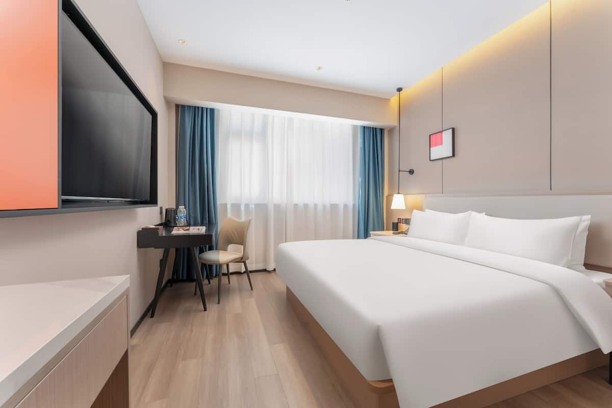 Habitación doble clásica, vista a la ciudad | Escritorio y wifi gratis