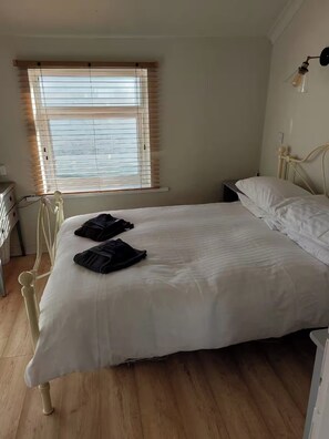 Cottage | 2 bedrooms, free WiFi, bed sheets - Conwy Cottage Retreat at Upper Gate (Llandudno)