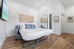 WiFi, bed sheets - The Adventurer’s Micro Studio at Beachview (Fort Walton Beach)