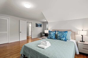 4 bedrooms, iron/ironing board, WiFi, bed sheets - Family Friendly Cape Cod Getaway Near It All! (Yarmouth)