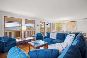 TV, fireplace, offices
