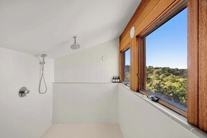 Shower, hair dryer, towels, shampoo - Sweeping Views, 150 Yards to Private Beach! (Chatham)