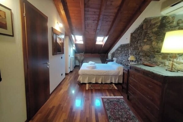 1 camera, Wi-Fi, lenzuola