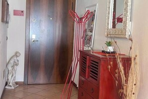 Interni