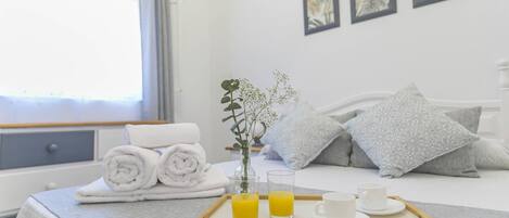 2 sovrum, internet och sängkläder