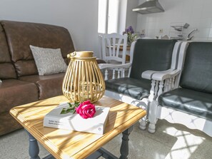 Living area - CRISTOBAL COLON, 2 Bedroom House in Complejo Rural Orgiva (Orgiva)