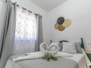 2 bedrooms, Internet, bed sheets - CALA, 2 Bedroom House in Complejo Rural Orgiva (Orgiva)