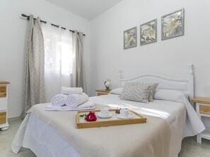 5 bedrooms, iron/ironing board, Internet, bed sheets - PINTADO, 5 Bedroom House in Complejo Rural Orgiva (Orgiva)