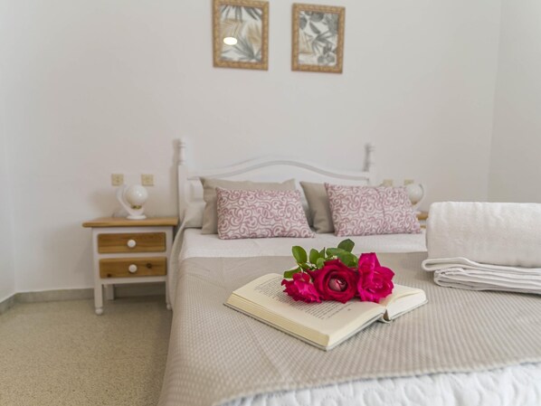 4 bedrooms, iron/ironing board, Internet