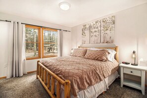 4 Schlafzimmer, Bügeleisen/Bügelbrett, kostenloses WLAN, Bettwäsche