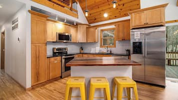 Réfrigérateur, four, plaque de cuisson, lave-vaisselle