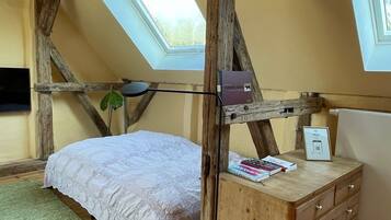 1 bedroom, desk, iron/ironing board, free WiFi