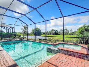 Beheizter Pool