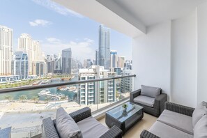 Deluxe Apartment, 3 Bedrooms, Balcony, Harbour View | Balcony