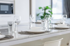 Private kitchen - Waterfront 3BR with Marina View at DEC (Dubai)