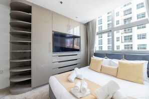 3 bedrooms, premium bedding, blackout curtains, iron/ironing board - Waterfront 3BR with Marina View at DEC (Dubai)