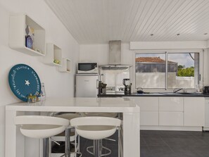 Fridge, microwave, oven, dishwasher - House for 8 - Terrace - Barbecue - 500 m beach (Bretignolles-sur-Mer)