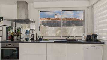 Fridge, microwave, oven, dishwasher