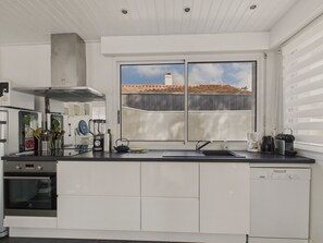 Fridge, microwave, oven, dishwasher