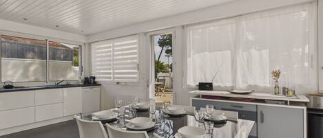 تناول الطعام