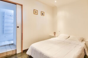 3 bedrooms - House with garden for 8, 550m from the beach (Barbâtre)