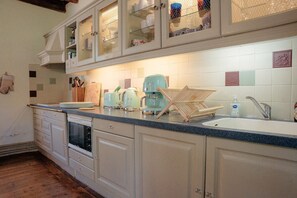 Réfrigérateur, four, plaque de cuisson, lave-vaisselle