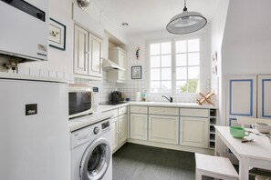 Fridge, microwave, coffee/tea maker, electric kettle