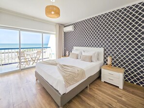 1 chambre, fer et planche à repasser, draps fournis