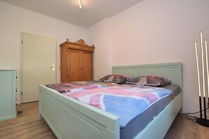 1 bedroom, WiFi, bed sheets - Vacation apartment "Georgentor" (Naumburg (Saale))