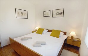 2 sovrum, strykjärn/strykbräda, gratis wi-fi och sängkläder