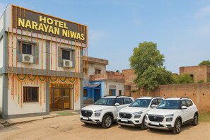 Front of property - Narayan Niwas Inn (Ayodhya)