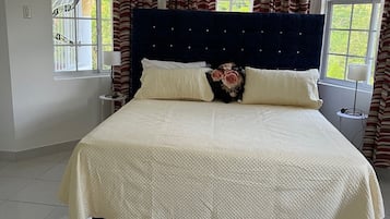 9 Schlafzimmer, Bügeleisen/Bügelbrett, Bettwäsche