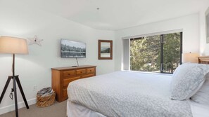 3 bedrooms, Internet