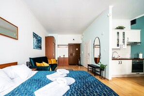 Luxury European Apartment | 거실 공간