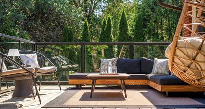 Cedarhaven - 2 King beds! Hot Tub, Gas Fireplace