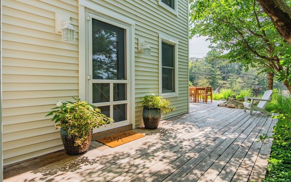 Terrace/patio - Allura - Robin Vacation Rentals (Eagles Mere)