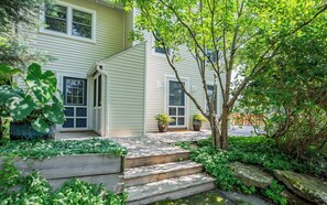 Exterior detail - Allura - Robin Vacation Rentals (Eagles Mere)