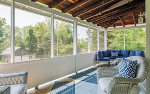 Interior - Allura - Robin Vacation Rentals (Eagles Mere)