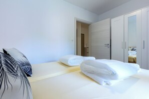 2 bedrooms, WiFi, bed sheets