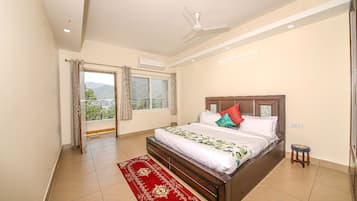 Departamento de lujo, balcón, vista a la montaña | 3 habitaciones, escritorio y espacio para trabajar con laptop