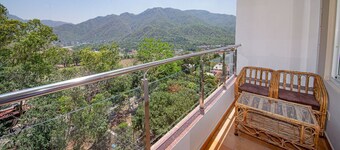 Luxury 3 Bedroom's Apartment