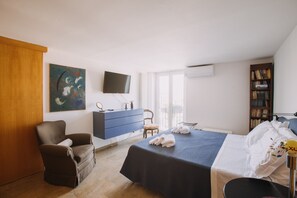1 slaapkamer, een strijkplank/strijkijzer, gratis wifi, beddengoed