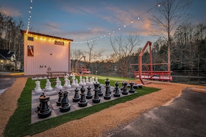 Property grounds - Artisan's Retreat – Brand New Luxury Cabin in the Arts & Crafts District (Gatlinburg)