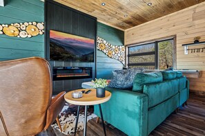 Smart-TV, Kamin, Videospiele