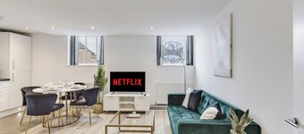 Stylish stay Ware town + parking