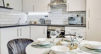Stylish stay Ware town + parking