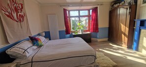 Room - Large & Colourful, Family 4BD with Kids Playground (Dublin)