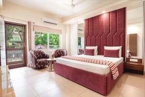 ลักซ์ชัวรี่อพาร์ทเมนท์, ระเบียง, วิวภูเขา | 4 ห้องนอน, พื้นที่ทำงานแบบใช้แล็ปท็อป, Wi-Fi ฟรี